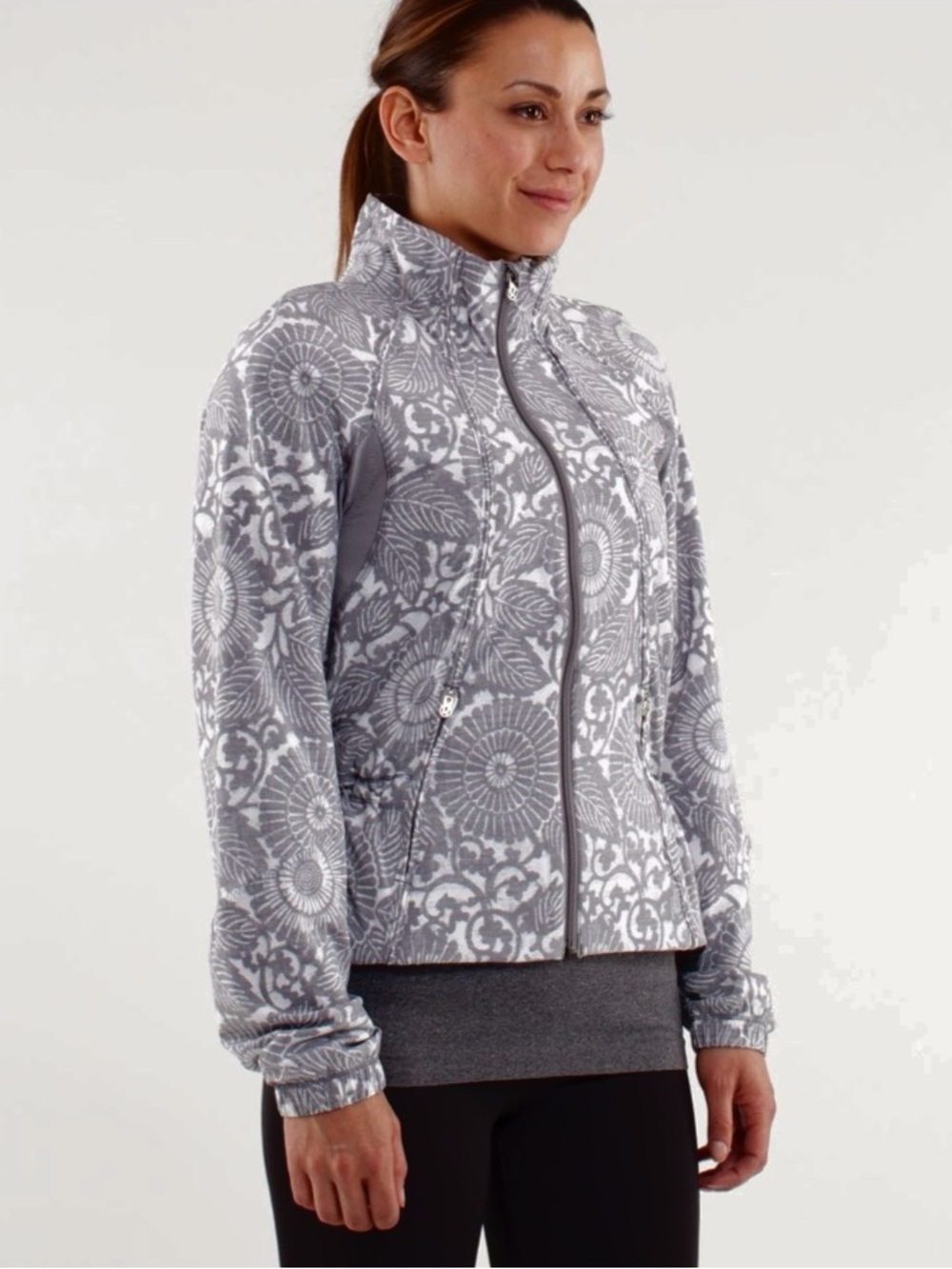 Lululemon Run: Travel To Track Jacket *Print Beachy Floral White Fossil Sz 10